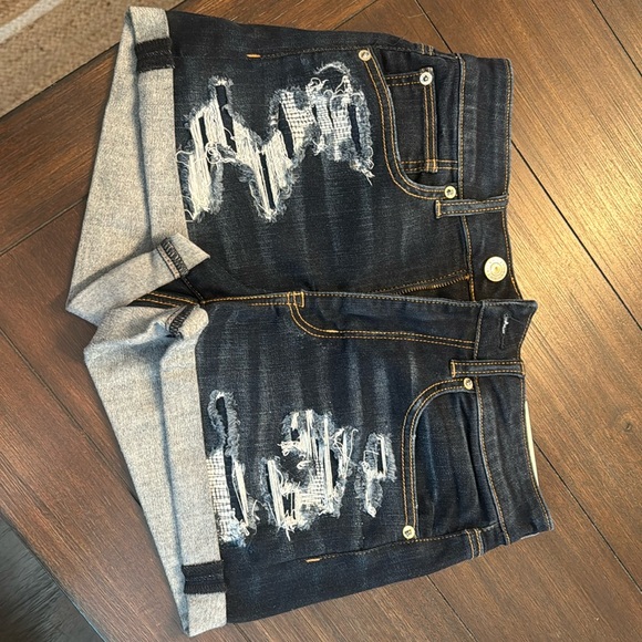 Brand New American Eagle Shorts: Size 6 - Picture 1 of 4